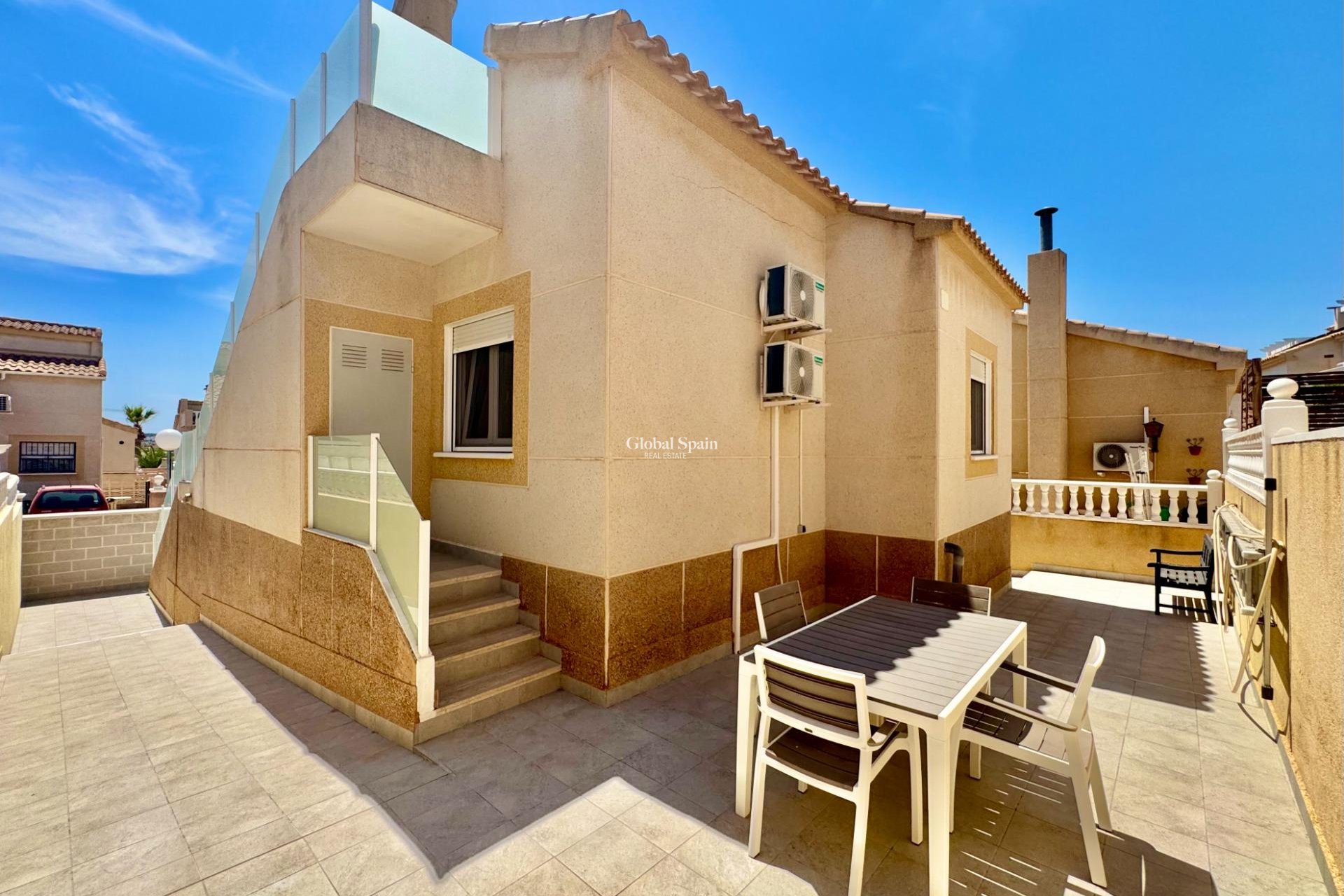 Revente - MAISON -
ORIHUELA COSTA - La Florida
