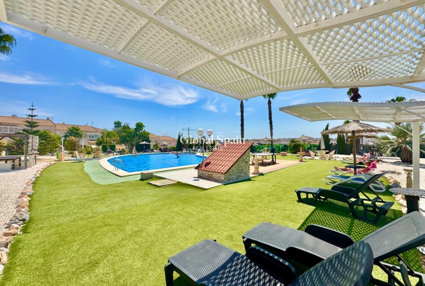 Revente - MAISON -
ORIHUELA COSTA - La Florida
