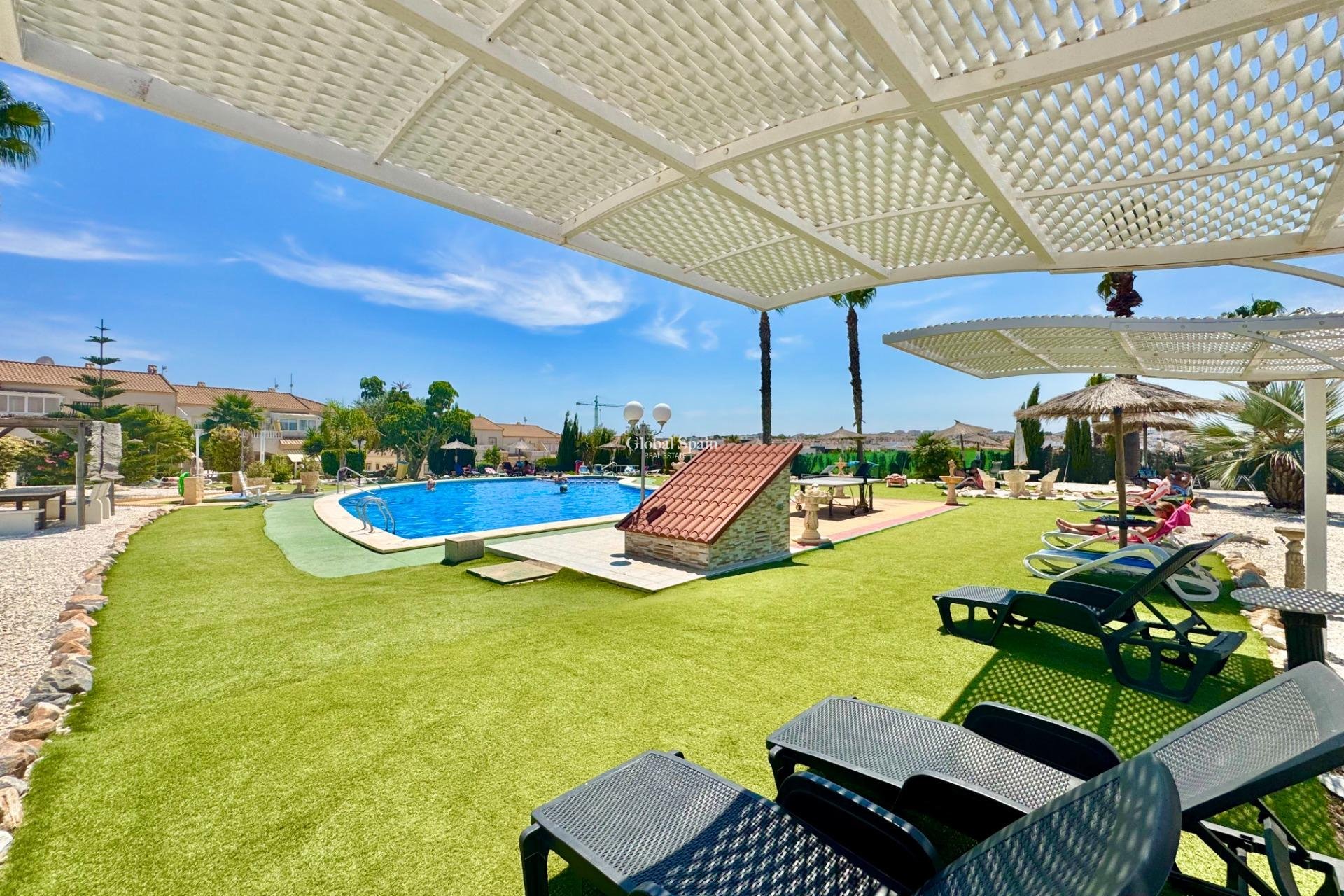 Revente - MAISON -
ORIHUELA COSTA - La Florida