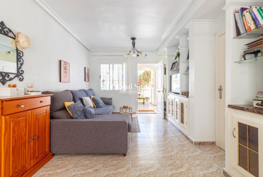 Revente - MAISON -
ORIHUELA COSTA - La Regia