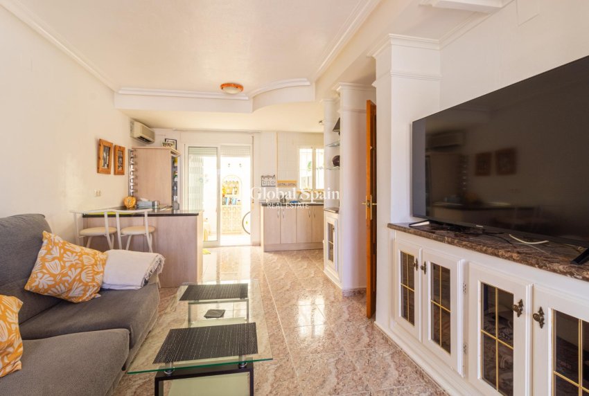 Revente - MAISON -
ORIHUELA COSTA - La Regia