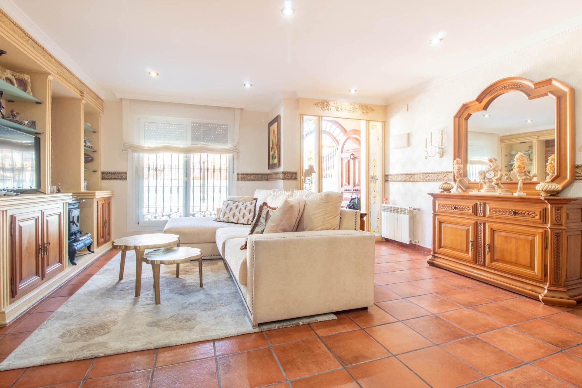 Revente - Maison -
ORIHUELA COSTA - La Zenia