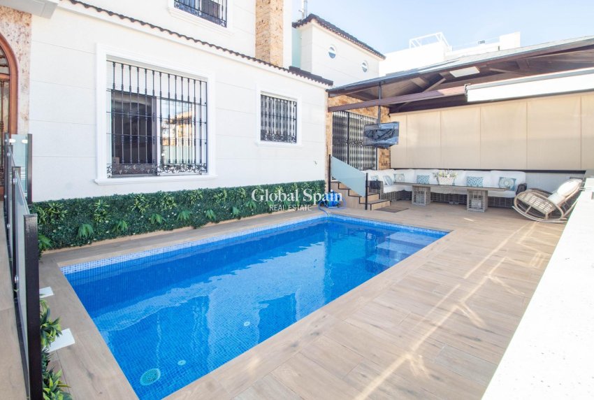 Revente - Maison -
ORIHUELA COSTA - La Zenia