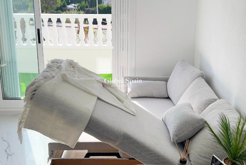 Revente - MAISON -
ORIHUELA COSTA - La Zenia