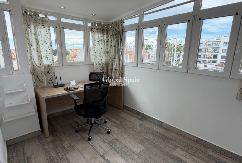 Revente - MAISON -
ORIHUELA COSTA - La Zenia