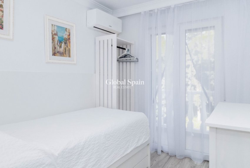 Revente - MAISON -
ORIHUELA COSTA - La Zenia