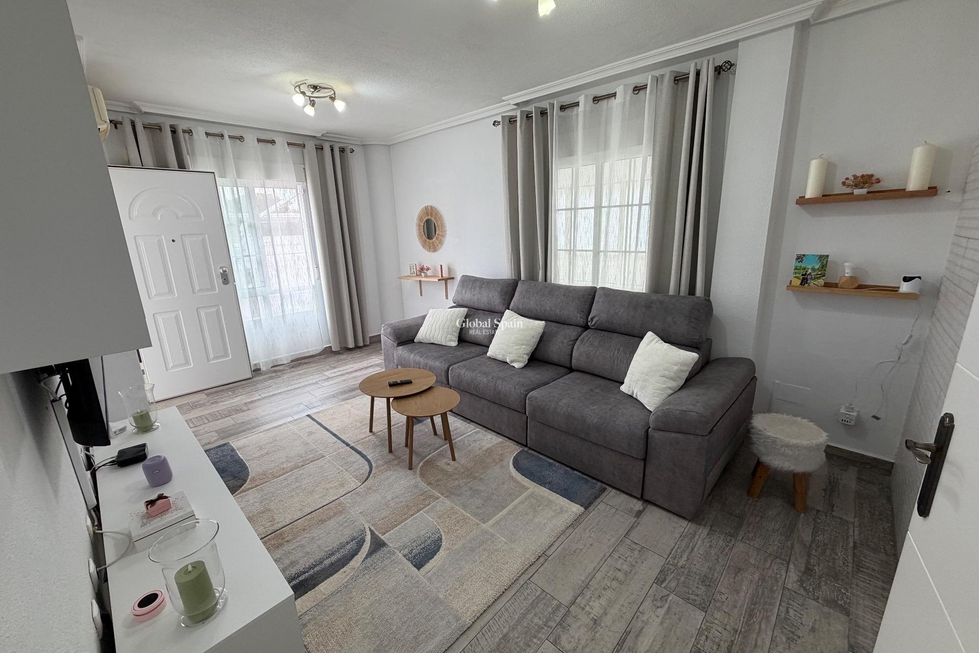 Revente - MAISON -
ORIHUELA COSTA - La Zenia