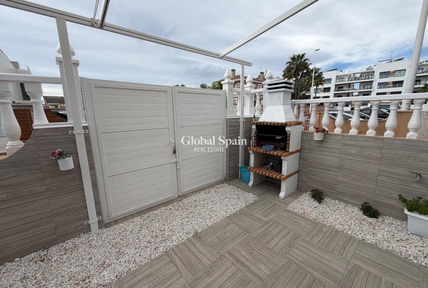 Revente - MAISON -
ORIHUELA COSTA - La Zenia