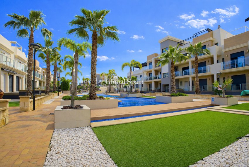 Revente - MAISON -
ORIHUELA COSTA - La Zenia