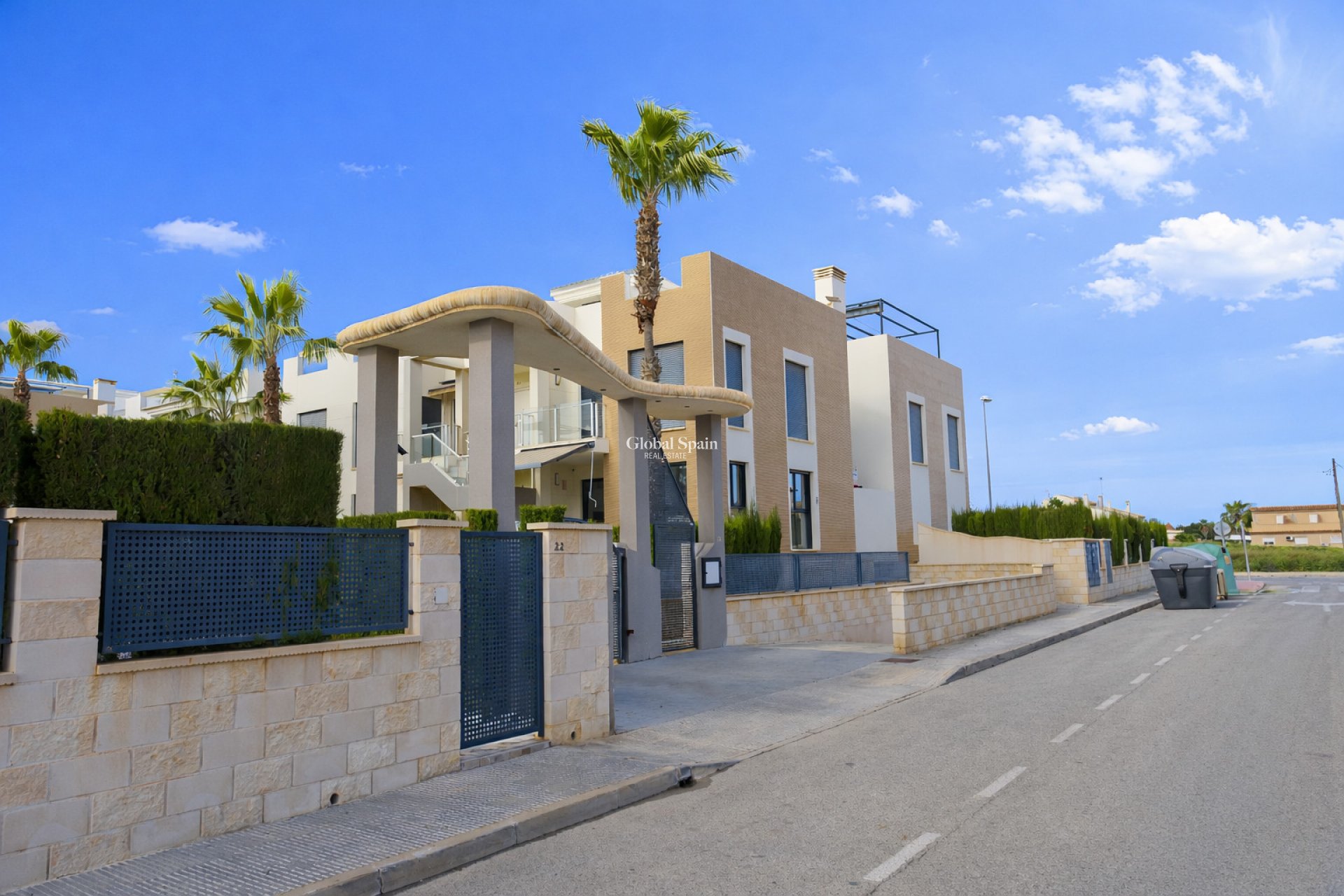 Revente - MAISON -
ORIHUELA COSTA - La Zenia