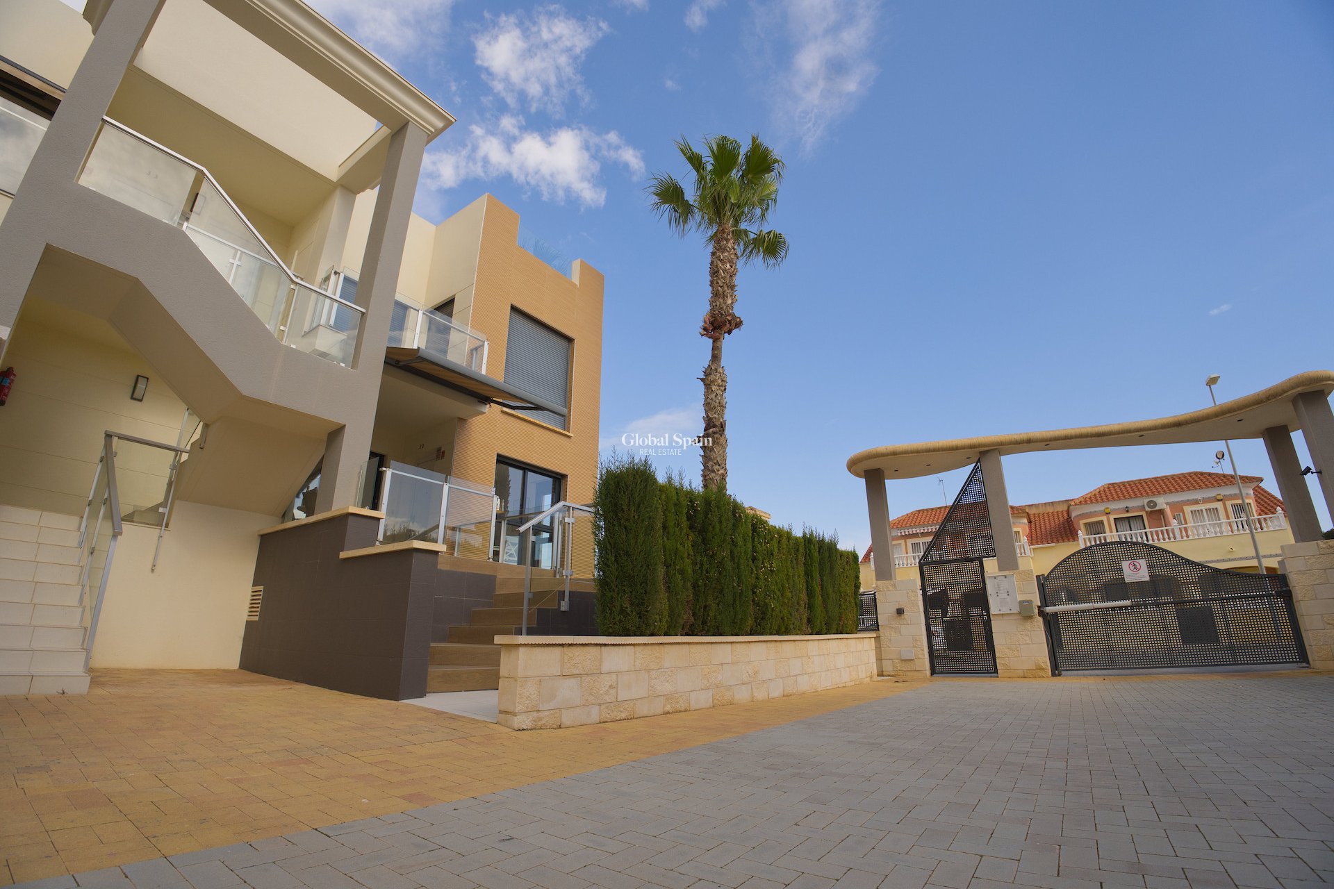 Revente - MAISON -
ORIHUELA COSTA - La Zenia
