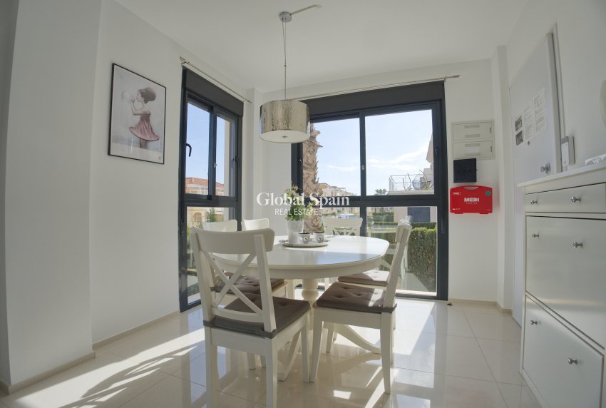 Revente - MAISON -
ORIHUELA COSTA - La Zenia