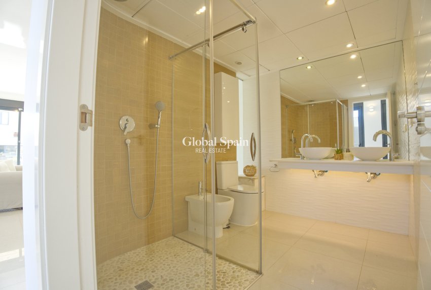 Revente - MAISON -
ORIHUELA COSTA - La Zenia