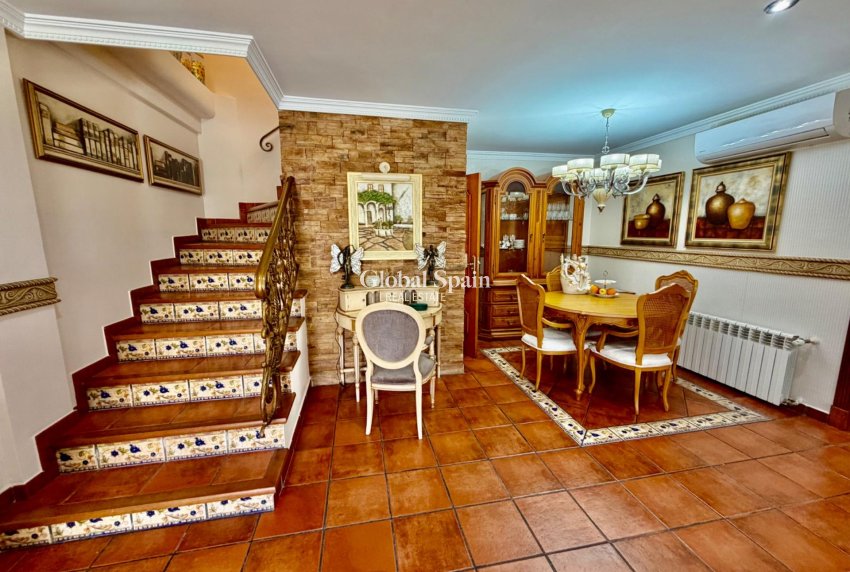Revente - MAISON -
ORIHUELA COSTA - La Zenia