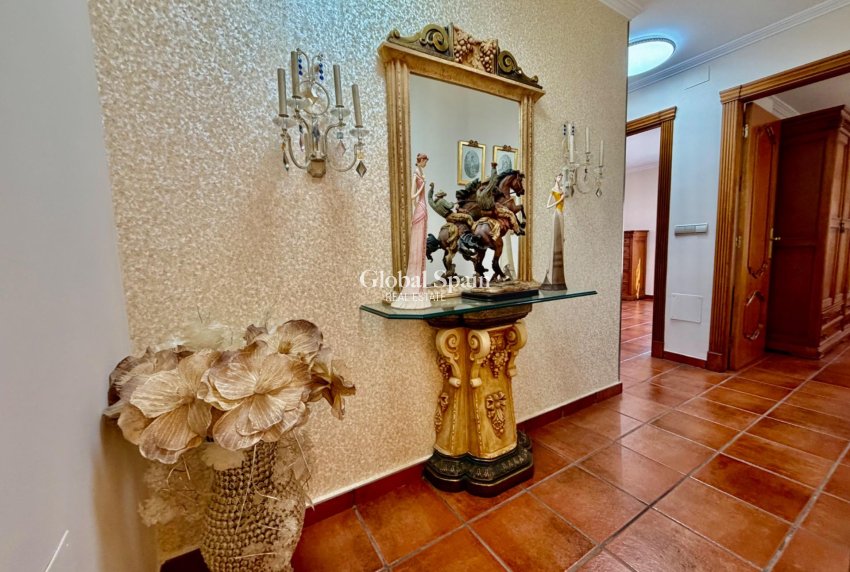Revente - MAISON -
ORIHUELA COSTA - La Zenia