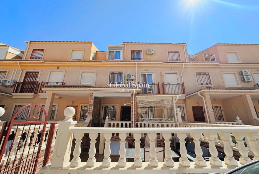 Revente - MAISON -
ORIHUELA COSTA - La Zenia