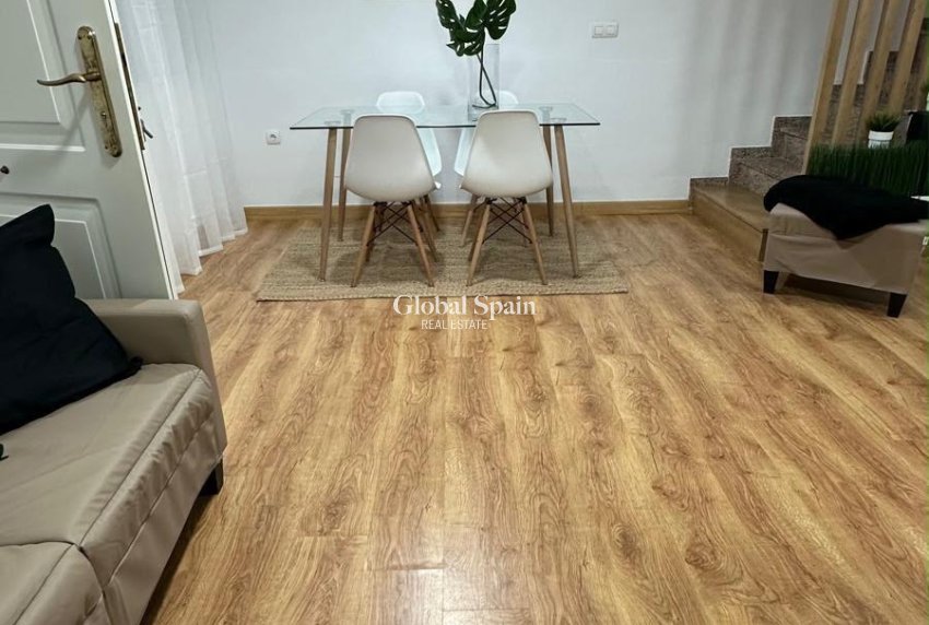 Revente - MAISON -
ORIHUELA COSTA - La Zenia