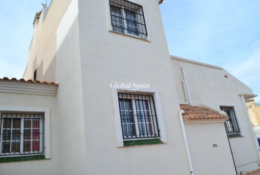 Revente - MAISON -
ORIHUELA COSTA - La Zenia