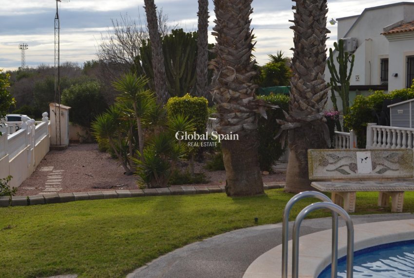 Revente - MAISON -
ORIHUELA COSTA - La Zenia