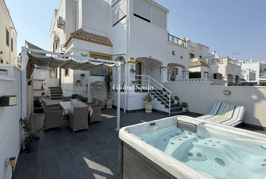 Revente - Maison -
ORIHUELA COSTA - La Zenia