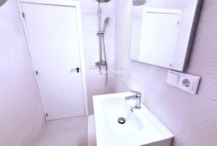 Revente - MAISON -
ORIHUELA COSTA - Las Filipinas