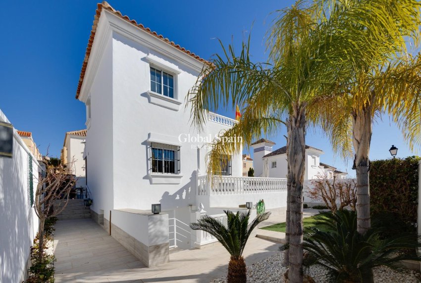 Revente - MAISON -
ORIHUELA COSTA - Las Filipinas