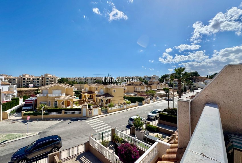 Revente - MAISON -
ORIHUELA COSTA - Las Filipinas