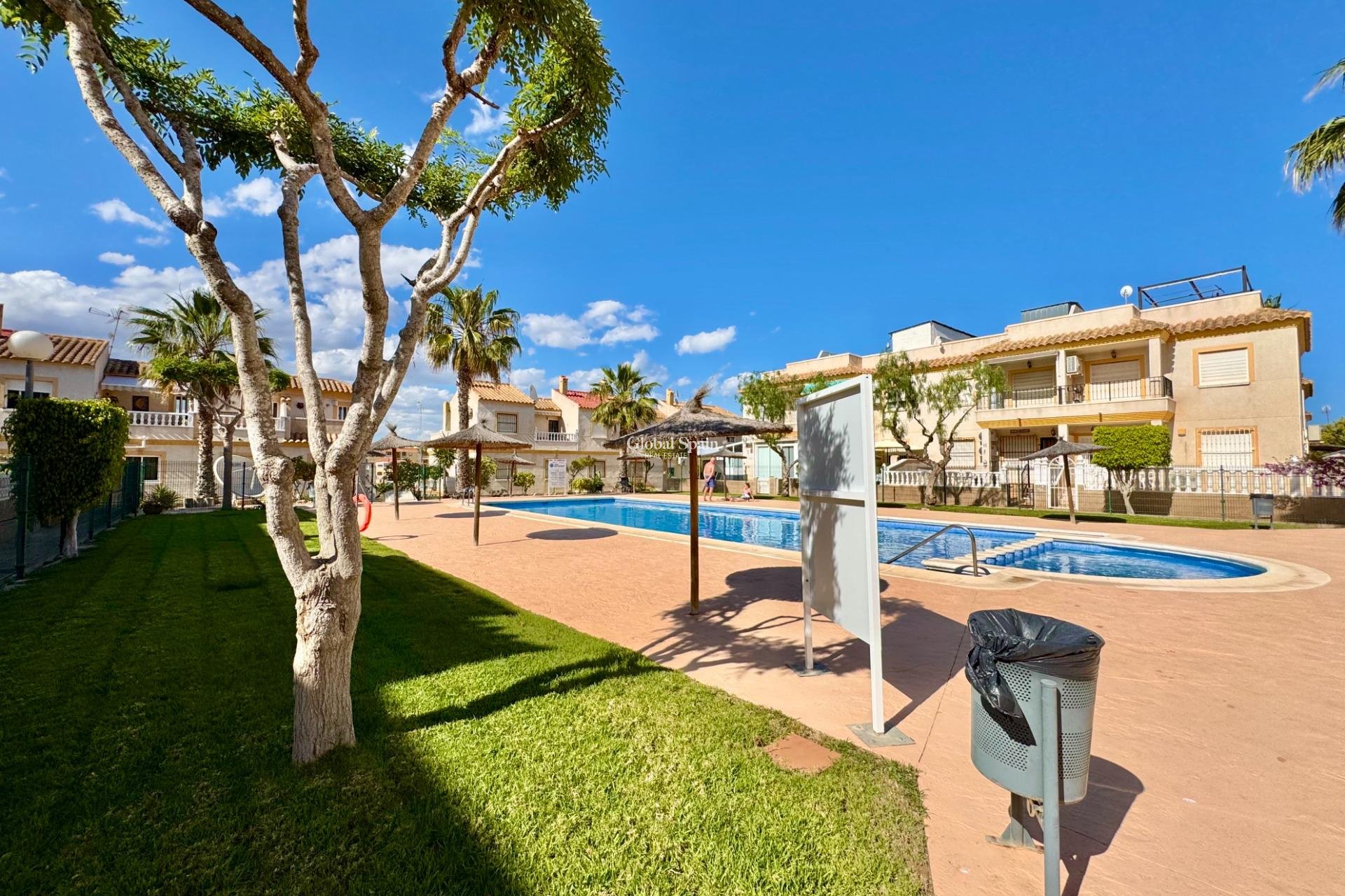 Revente - MAISON -
ORIHUELA COSTA - Las Filipinas