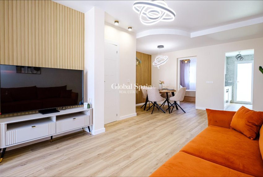 Revente - MAISON -
ORIHUELA COSTA - Las Filipinas