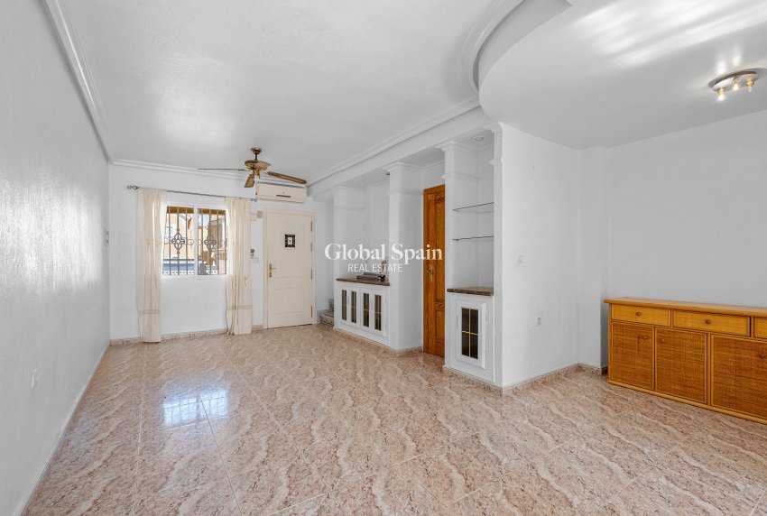 Revente - MAISON -
ORIHUELA COSTA - Las Filipinas