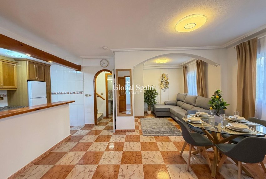 Revente - MAISON -
ORIHUELA COSTA - Las Filipinas