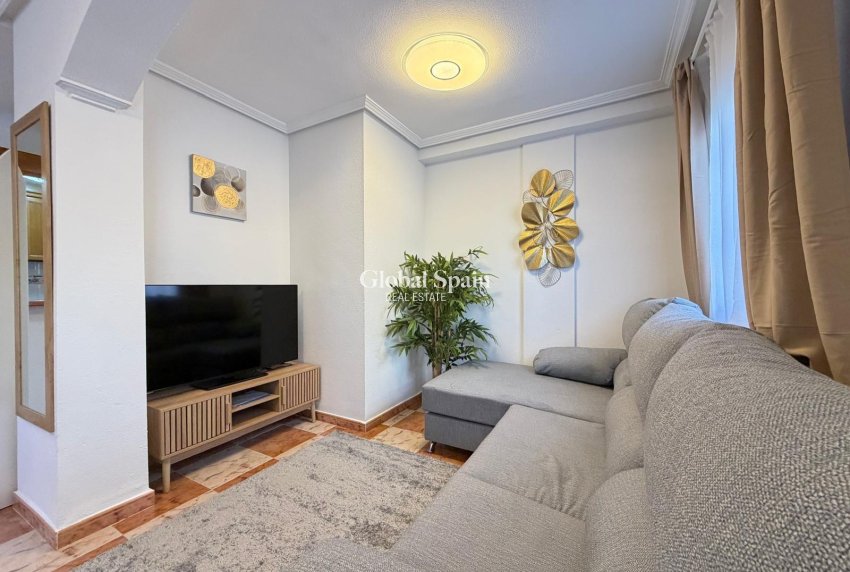 Revente - MAISON -
ORIHUELA COSTA - Las Filipinas
