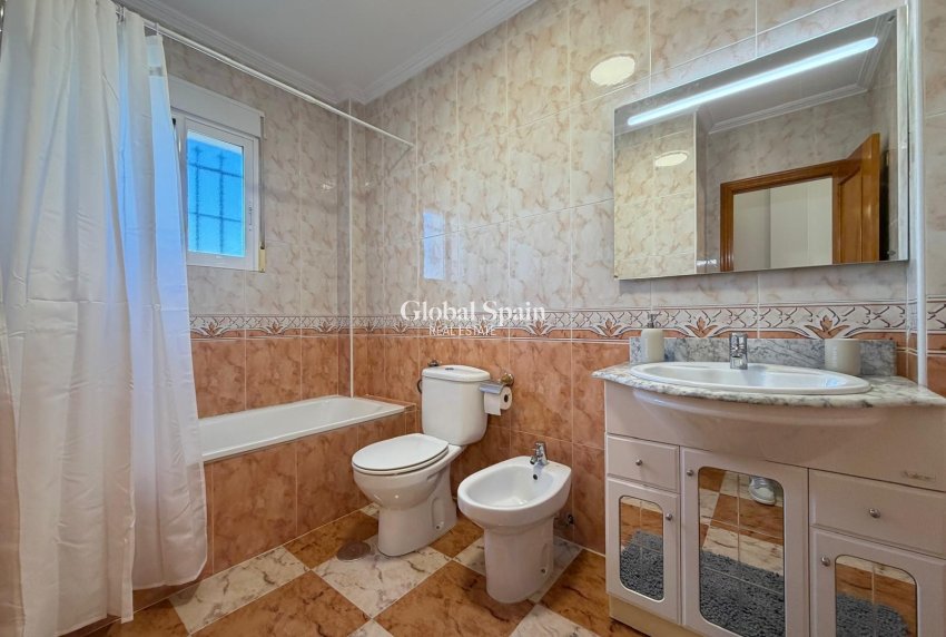 Revente - MAISON -
ORIHUELA COSTA - Las Filipinas