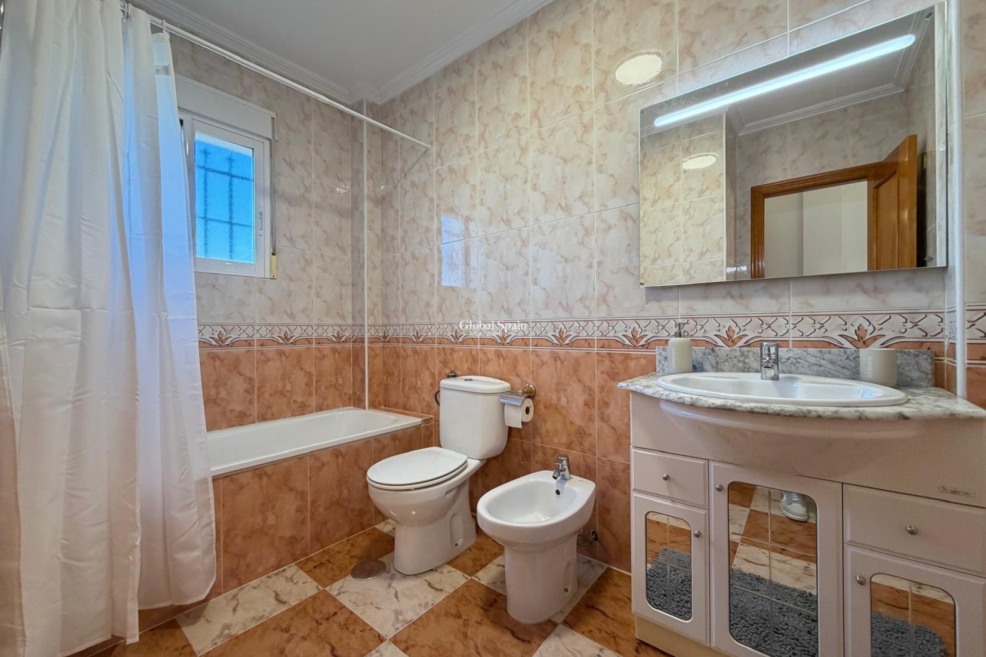 Revente - MAISON -
ORIHUELA COSTA - Las Filipinas