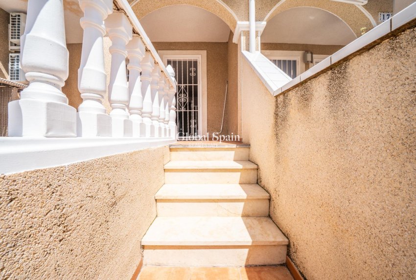 Revente - MAISON -
ORIHUELA COSTA - Los Almendros-la Florida