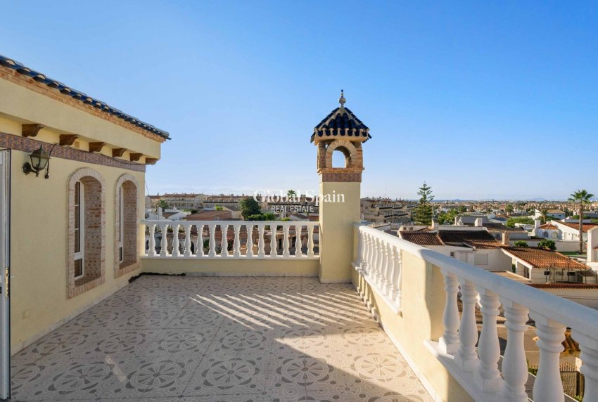 Revente - MAISON -
ORIHUELA COSTA - Los Almendros-la Florida