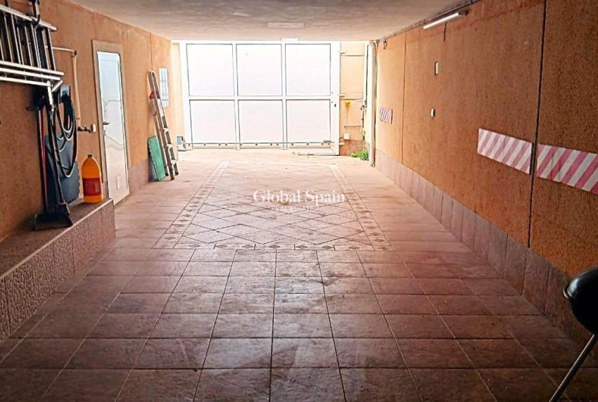 Revente - MAISON -
ORIHUELA COSTA - Los Almendros-la Florida
