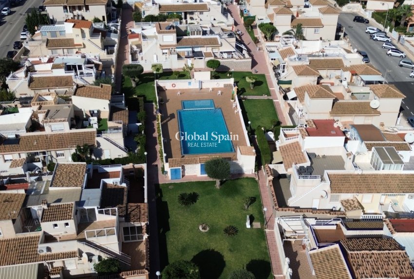 Revente - Maison -
ORIHUELA COSTA - LOS BALCONES - LOS ALTOS