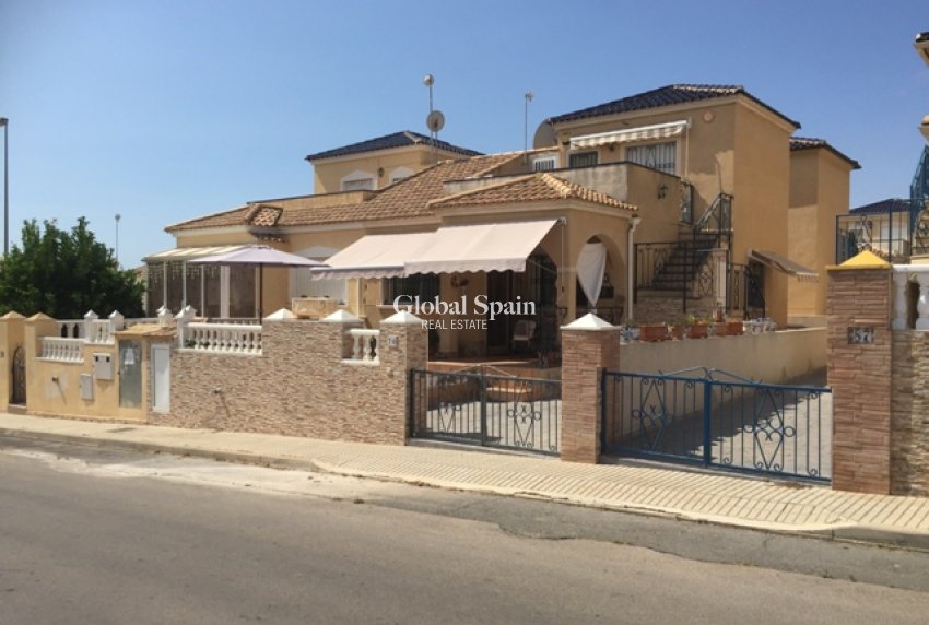 Revente - Maison -
ORIHUELA COSTA - LOS BALCONES - LOS ALTOS