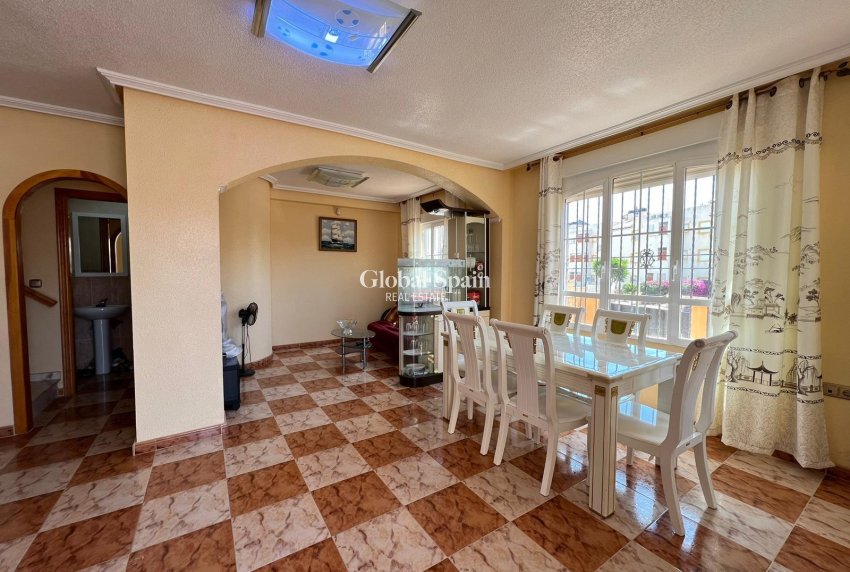 Revente - MAISON -
ORIHUELA COSTA - Montezenia