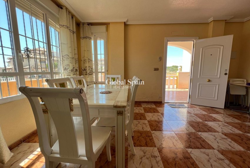 Revente - MAISON -
ORIHUELA COSTA - Montezenia