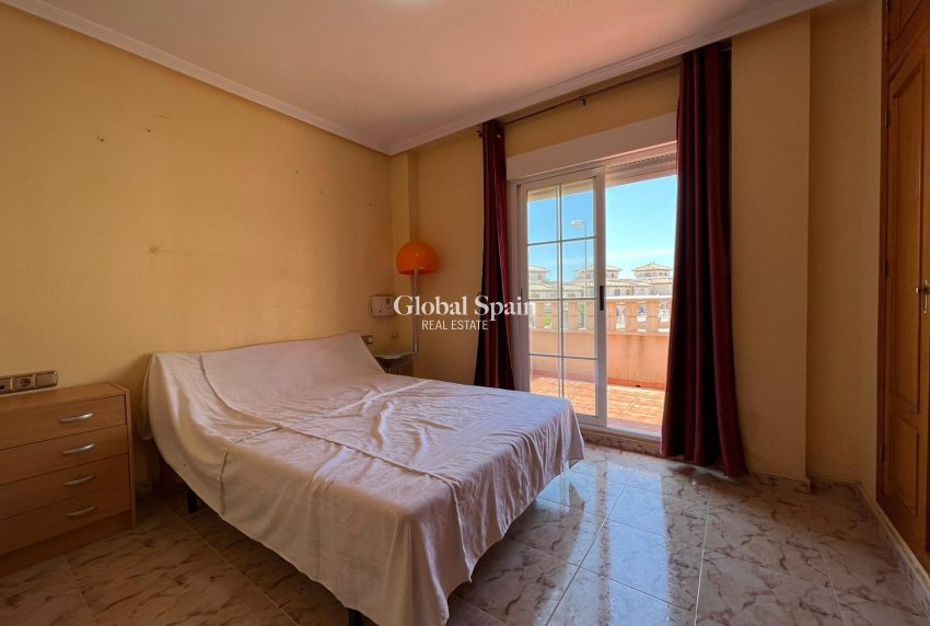 Revente - MAISON -
ORIHUELA COSTA - Montezenia