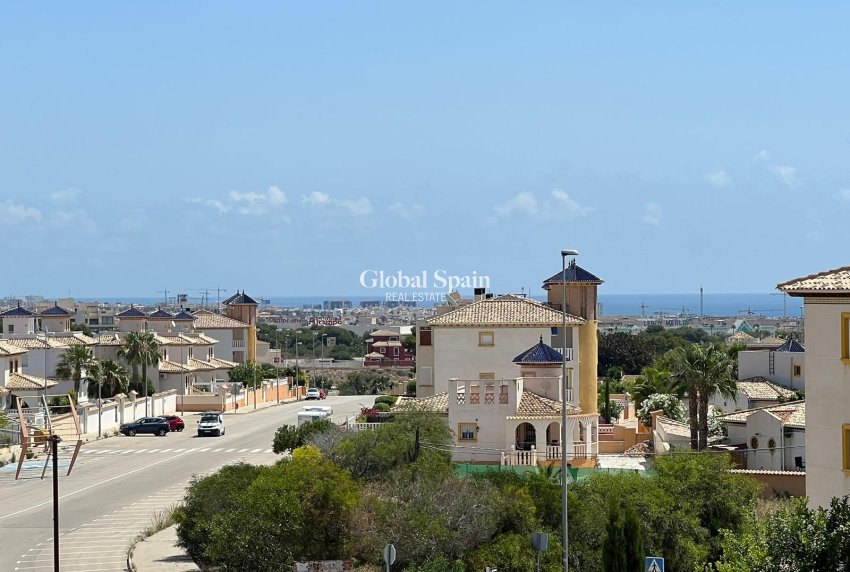 Revente - MAISON -
ORIHUELA COSTA - Montezenia
