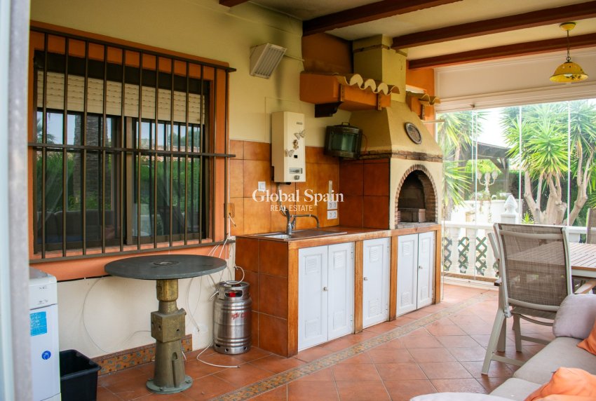 Revente - MAISON -
ORIHUELA COSTA - MUY CERCA DE LA PLAYA