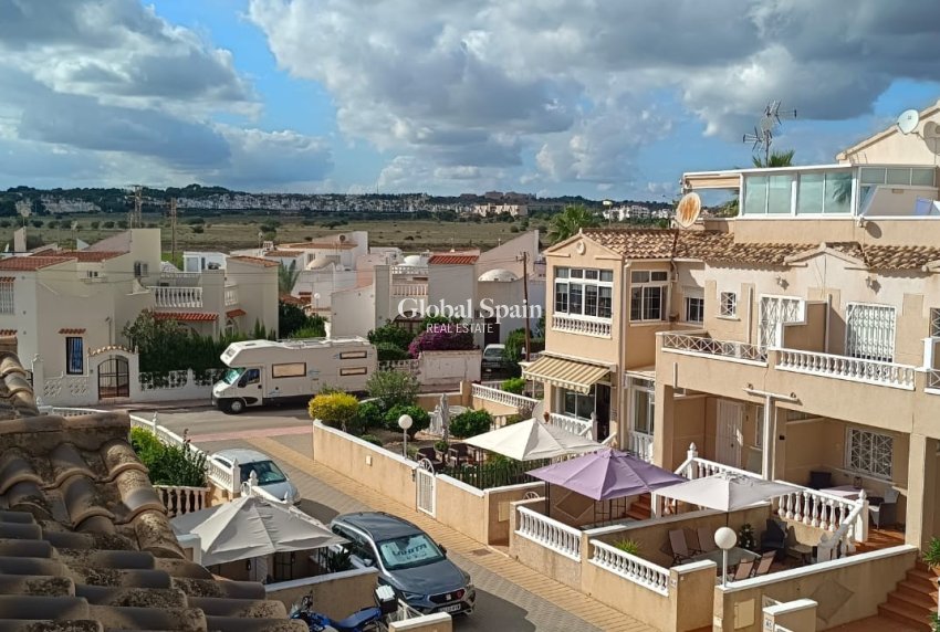 Revente - MAISON -
ORIHUELA COSTA - Orihuela Costa