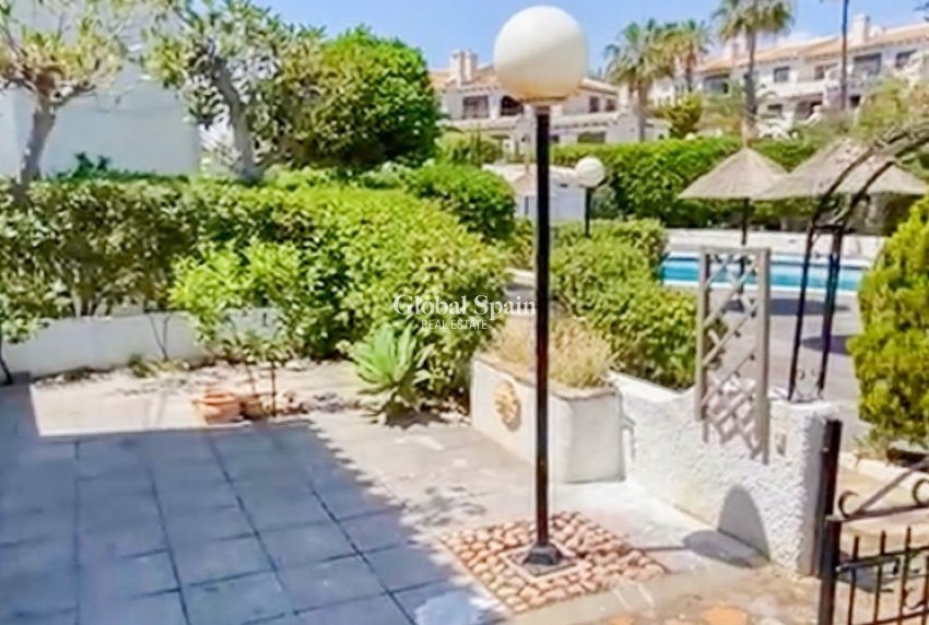 Revente - MAISON -
ORIHUELA COSTA - Orihuela Costa