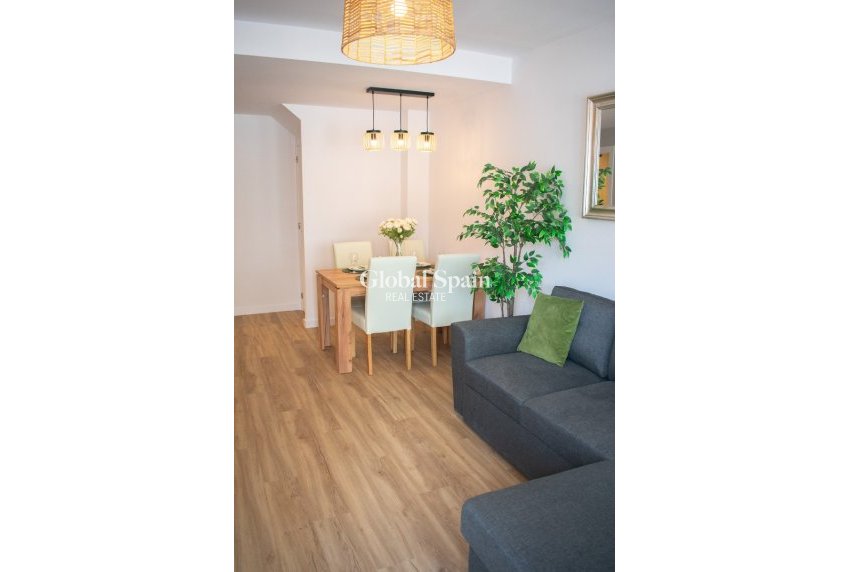 Revente - MAISON -
ORIHUELA COSTA - Punta Prima