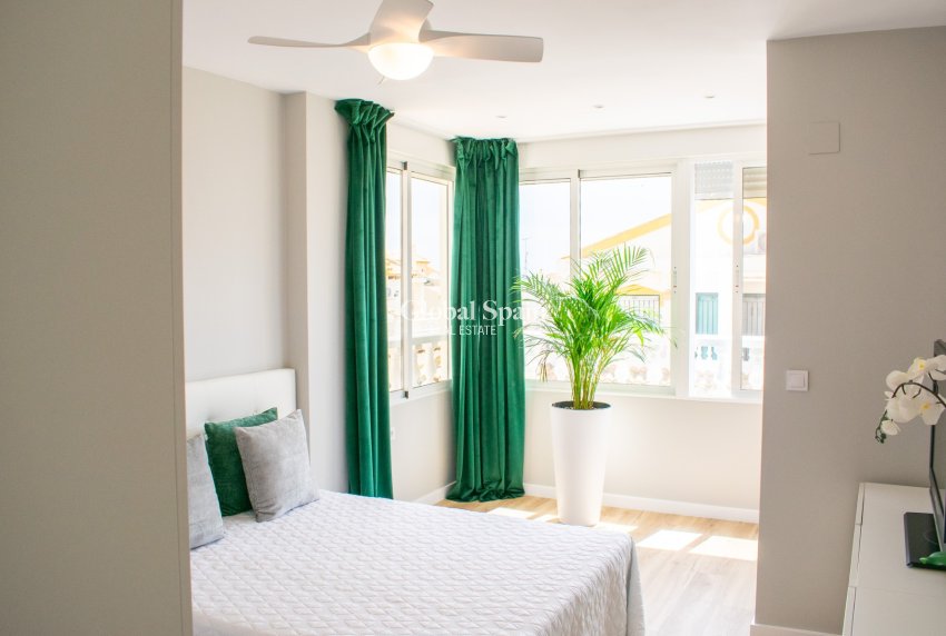 Revente - MAISON -
ORIHUELA COSTA - Punta Prima