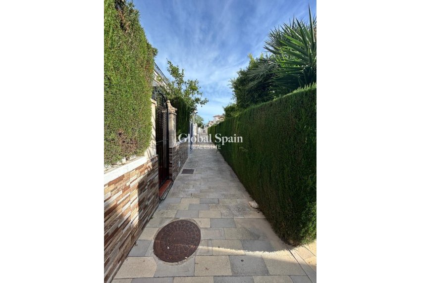 Revente - MAISON -
ORIHUELA COSTA - Punta Prima