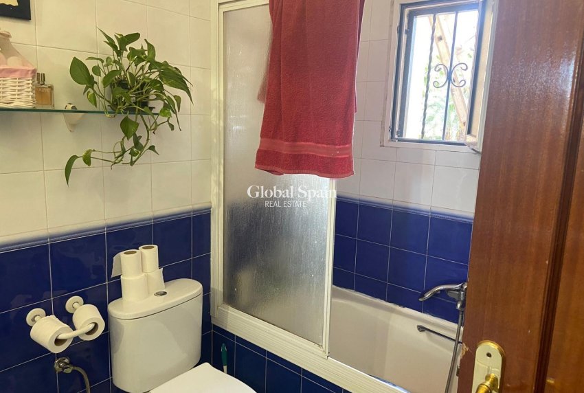 Revente - MAISON -
ORIHUELA COSTA - Punta Prima